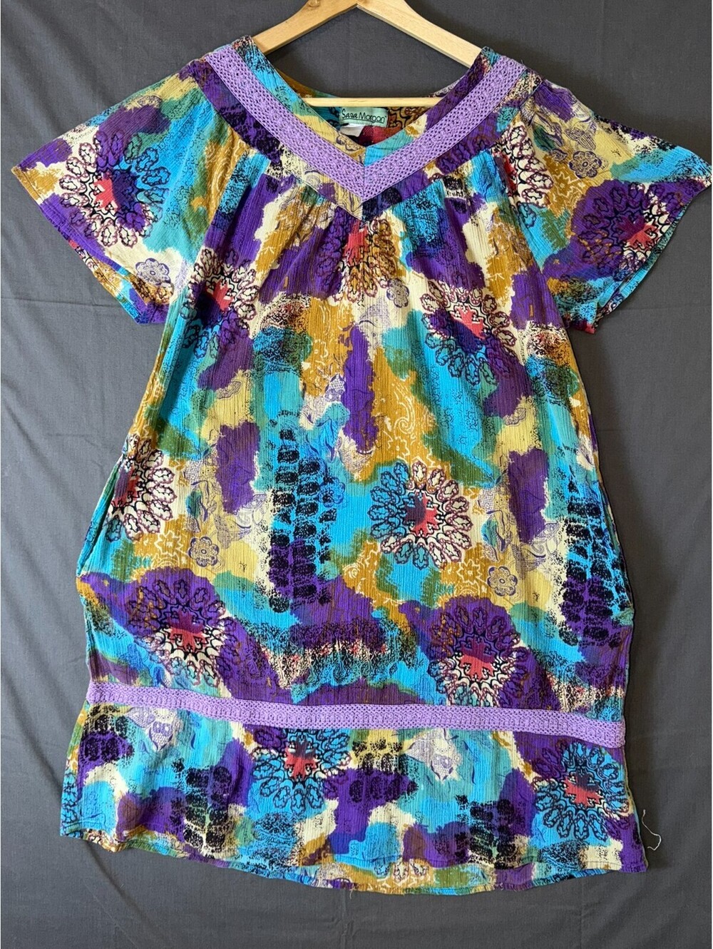 Sara Morgan Boho Abstract Floral Crochet Trim Top Tunic Multicolor V Neck